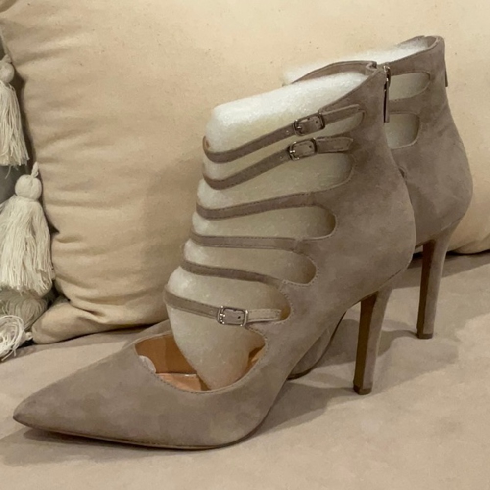 Jessica Simpson Chic Strappy Heeled Ankle Boots
